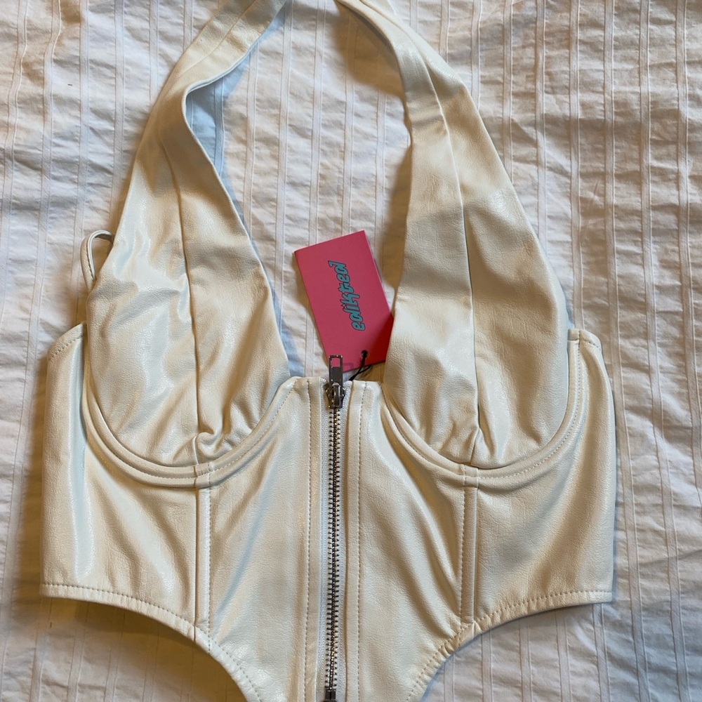 EDIKTED Cream Halter Zip-Up Top